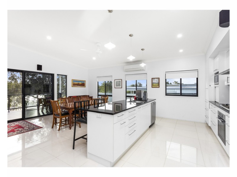 3 Cochrane Place, Kawana QLD 4701