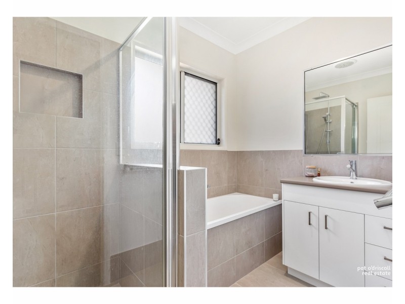 2 Adelie Court, Parkhurst QLD 4702