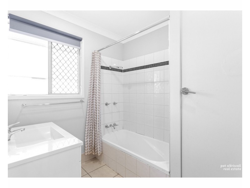 76 Gray Street, Park Avenue QLD 4701