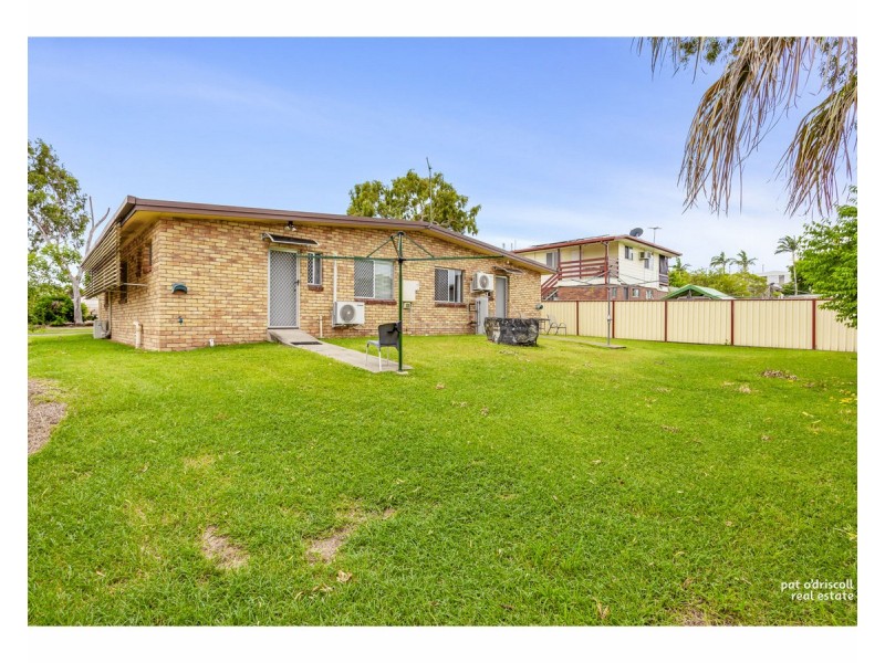 1 & 2/264 Carlton Street, Kawana QLD 4701