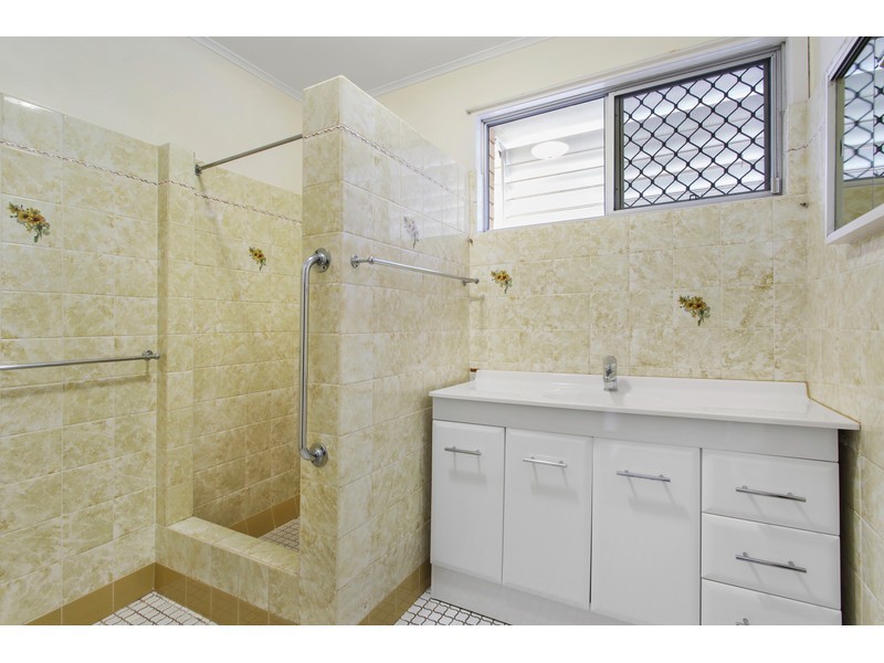 60 Brecknell Street, The Range QLD 4700
