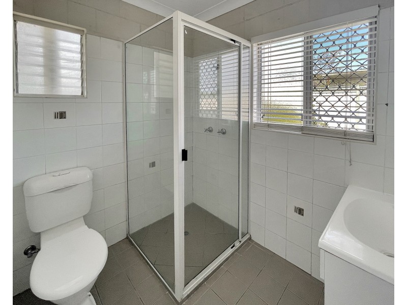 1/218 Horton Street, Koongal QLD 4701