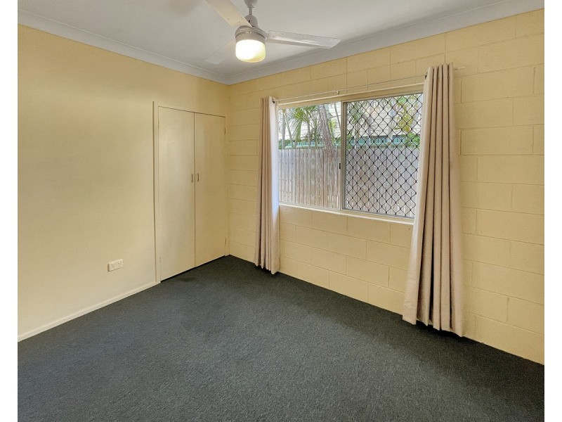 1/218 Horton Street, Koongal QLD 4701