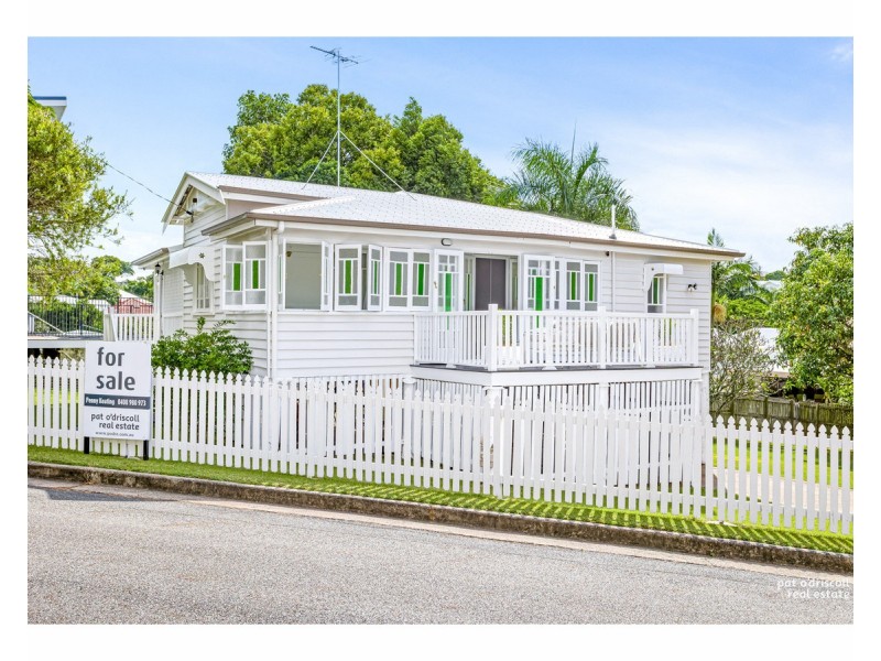 8 Dobbs Street, The Range QLD 4700