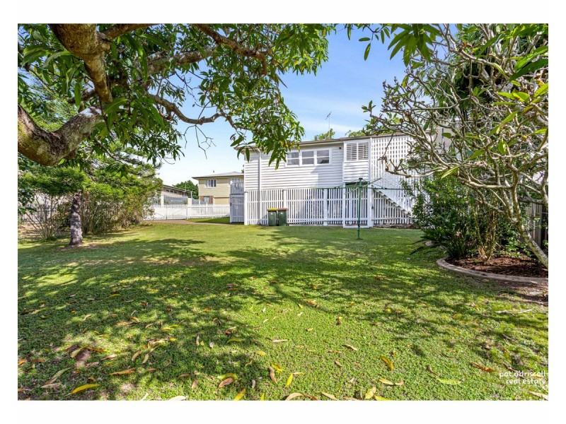 8 Dobbs Street, The Range QLD 4700