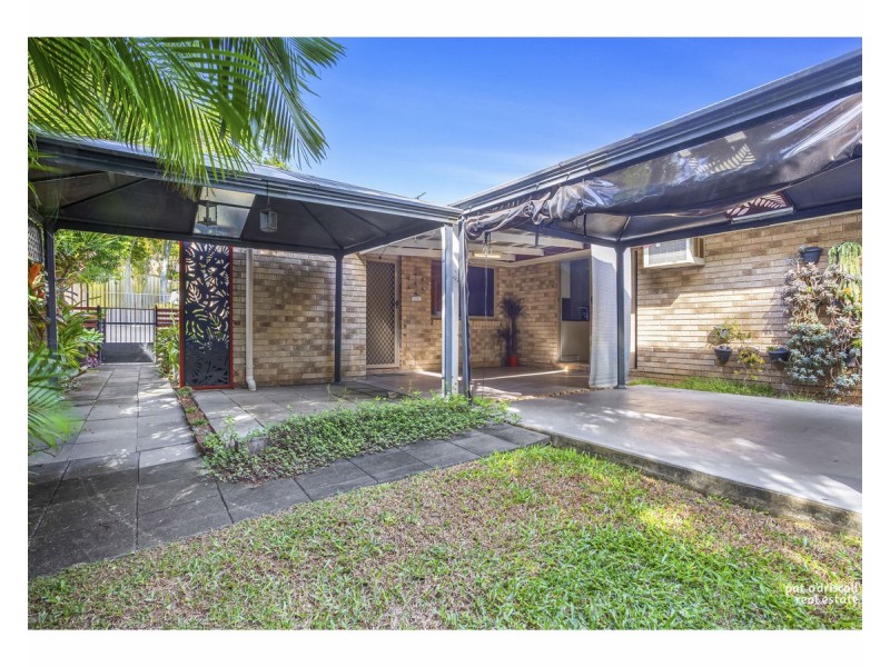 8 Wentworth Terrace, The Range QLD 4700