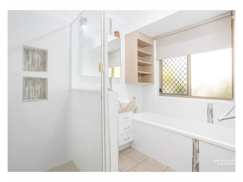 8 Wentworth Terrace, The Range QLD 4700