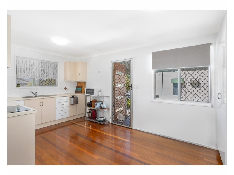 92 West Street, The Range QLD 4700