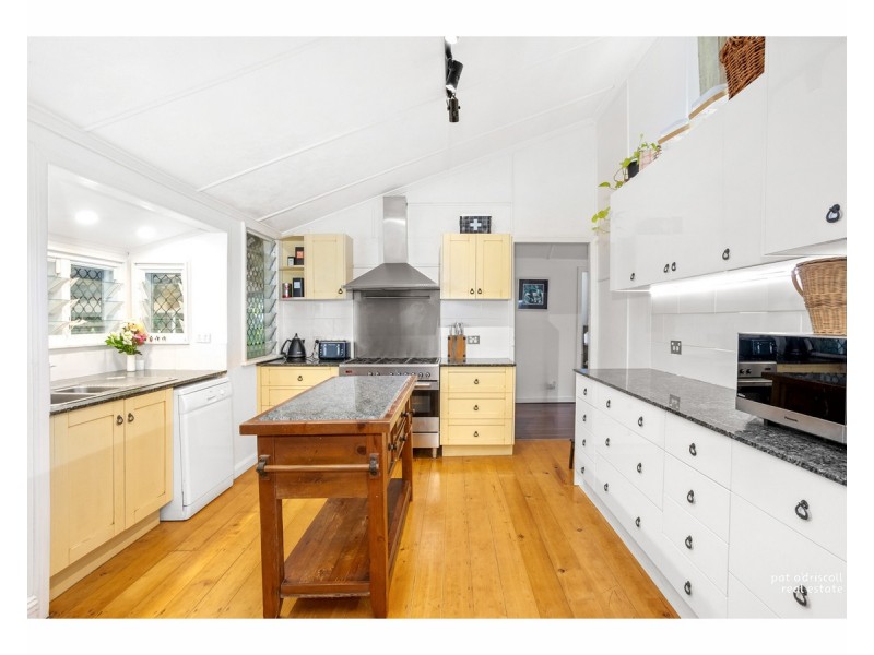282 Denham Street, The Range QLD 4700