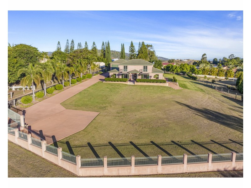 8 Laura Close, Rockyview QLD 4701