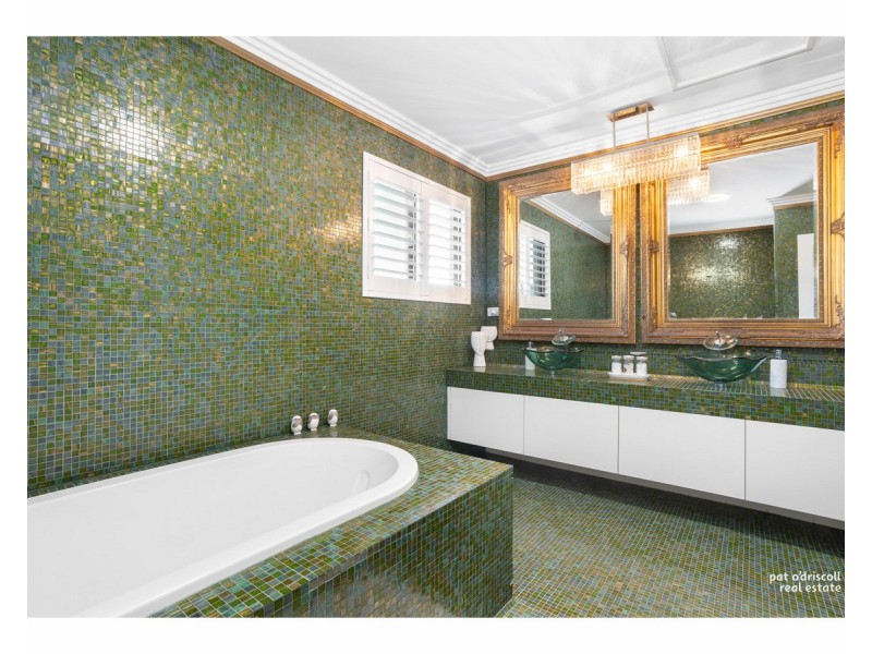 8 Laura Close, Rockyview QLD 4701