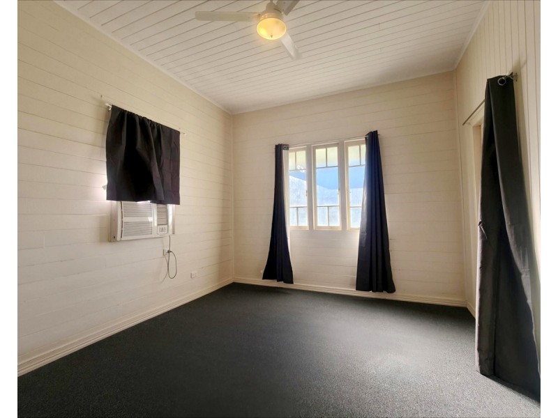 9 Wakefield Street, Allenstown QLD 4700