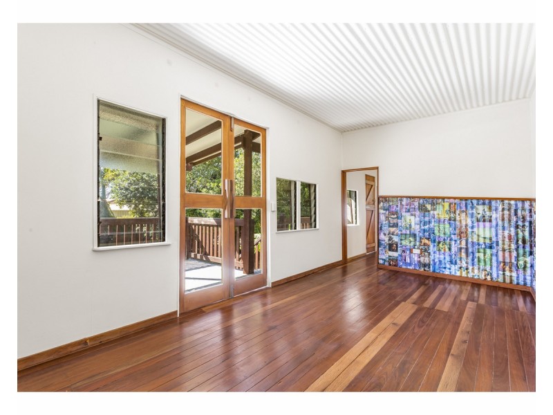 37 Roden Street, Keppel Sands QLD 4702