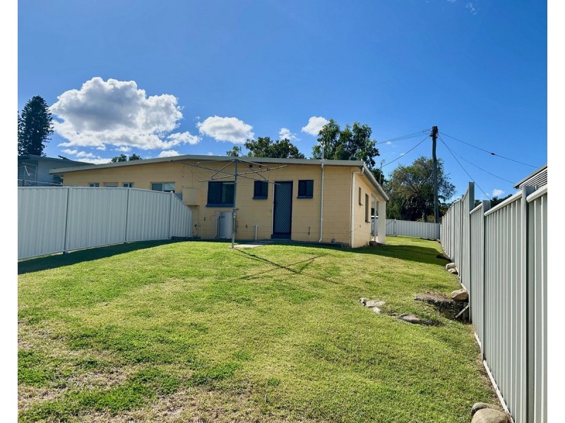 2/346 Stenhouse Street, Koongal QLD 4701