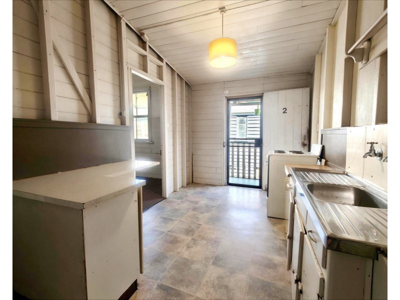 2/120 Denison Street, Rockhampton City QLD 4700
