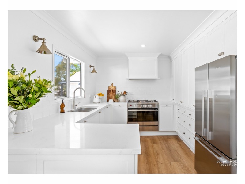 19 Cousins Street, The Range QLD 4700