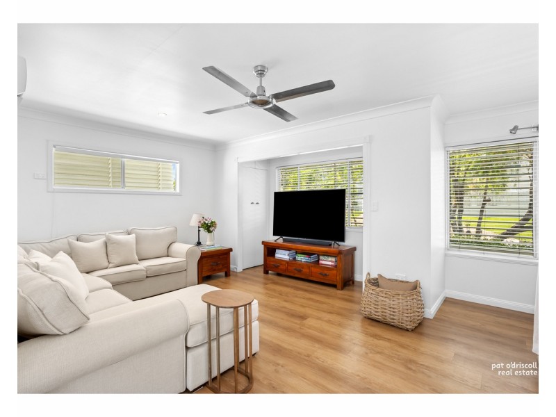 19 Cousins Street, The Range QLD 4700