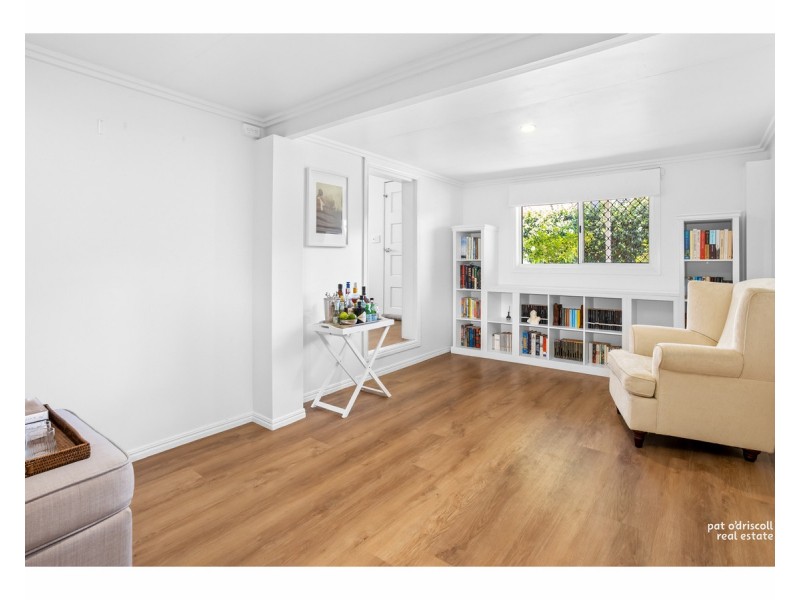 19 Cousins Street, The Range QLD 4700