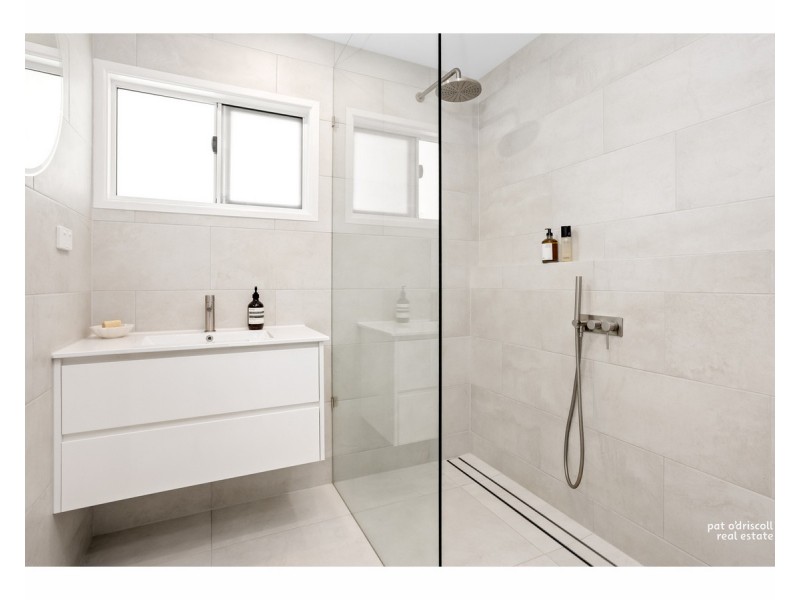 19 Cousins Street, The Range QLD 4700