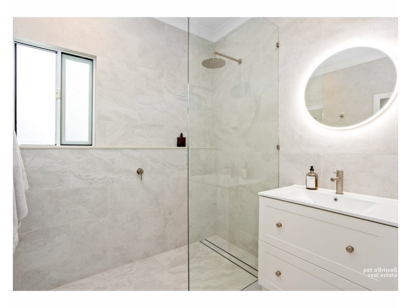 19 Cousins Street, The Range QLD 4700