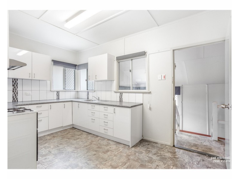 30 Tung Yeen Street, Park Avenue QLD 4701