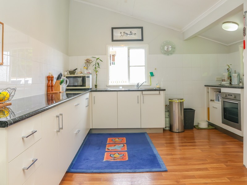 21 Thackeray Street, Park Avenue QLD 4701