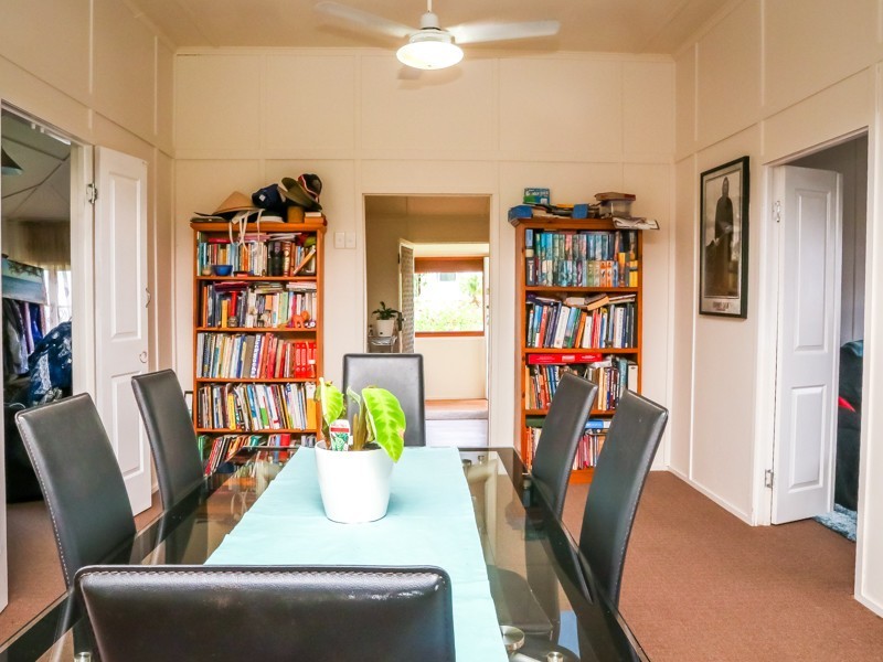 21 Thackeray Street, Park Avenue QLD 4701