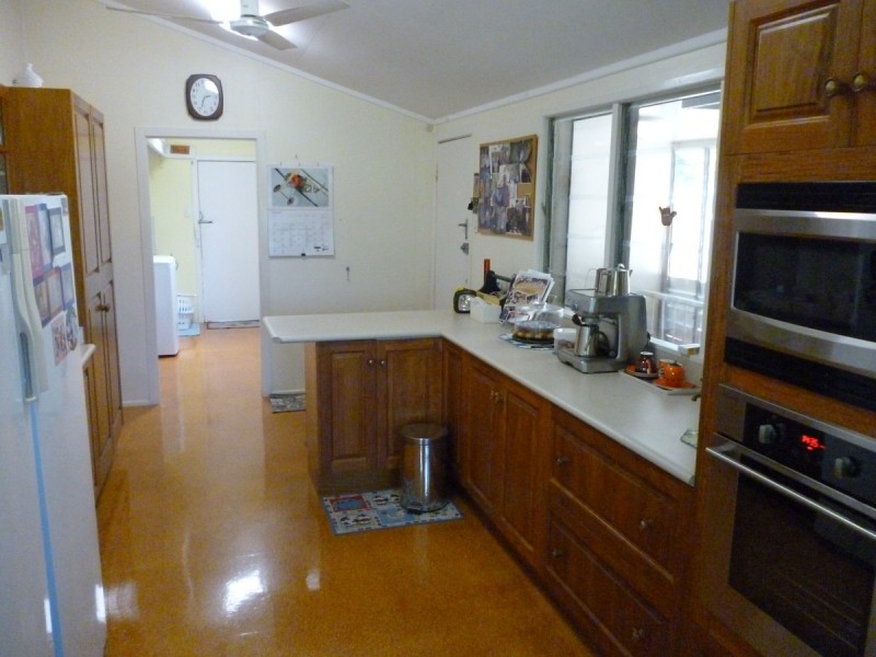 17 Edwards Road, Pink Lily QLD 4702