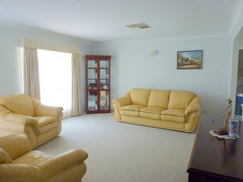 6 Rees Jones Close, Frenchville QLD 4701