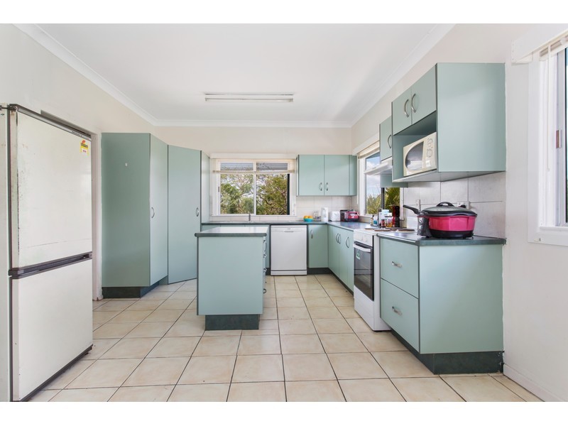 40 Lauga Street, Park Avenue QLD 4701