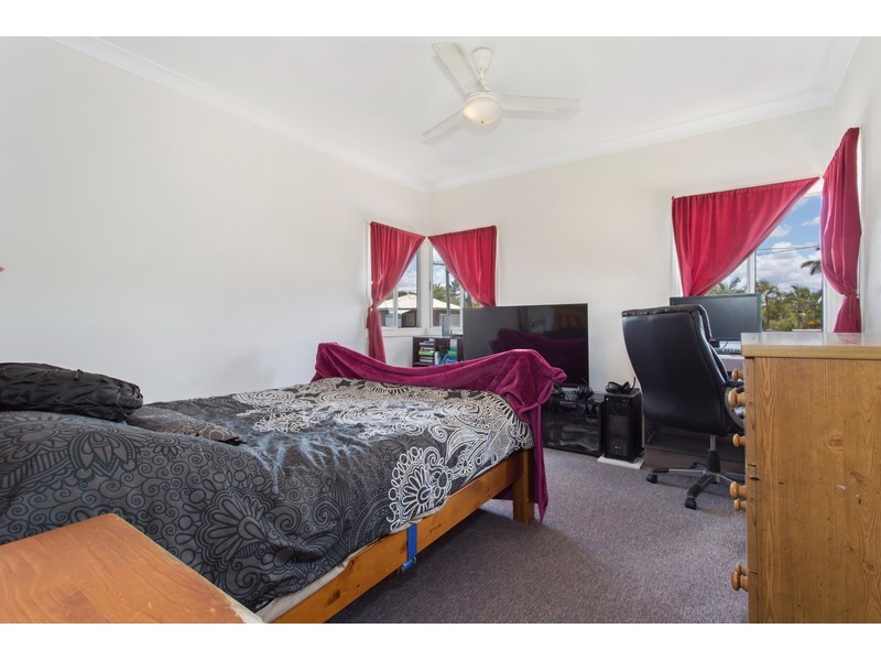 40 Lauga Street, Park Avenue QLD 4701