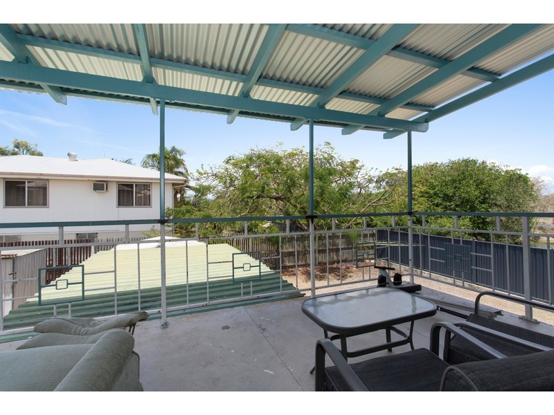 40 Lauga Street, Park Avenue QLD 4701