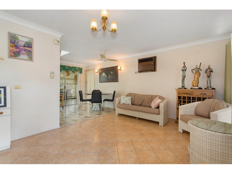 9 Harriette Street, Park Avenue QLD 4701