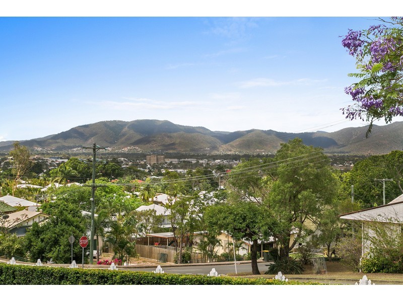 22 Kelly Street, The Range QLD 4700