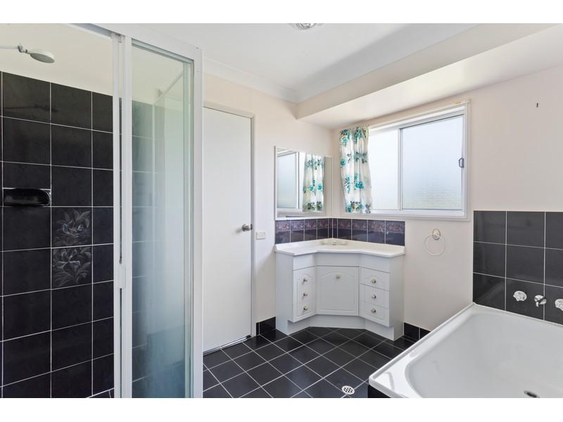 12 Banksia Court, Gracemere QLD 4702