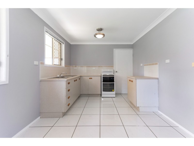 8 Bean Avenue, Parkhurst QLD 4702