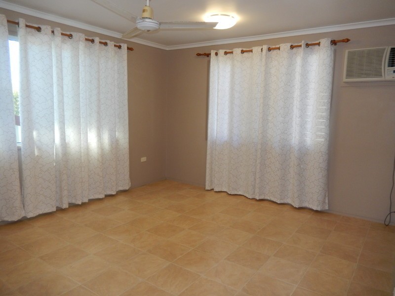 12 Harriette Street, Park Avenue QLD 4701