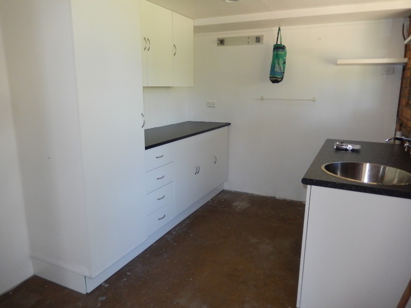 12 Harriette Street, Park Avenue QLD 4701