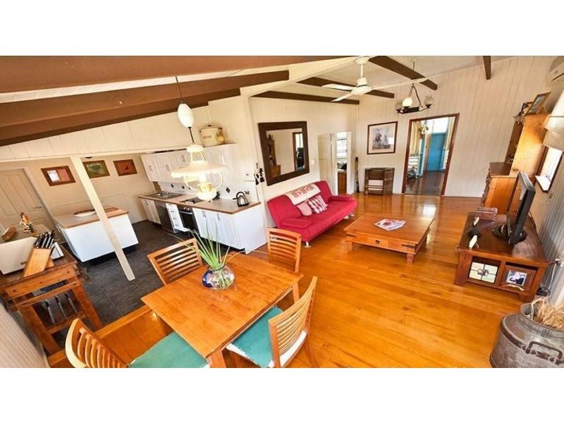 72 Haynes Street, Park Avenue QLD 4701