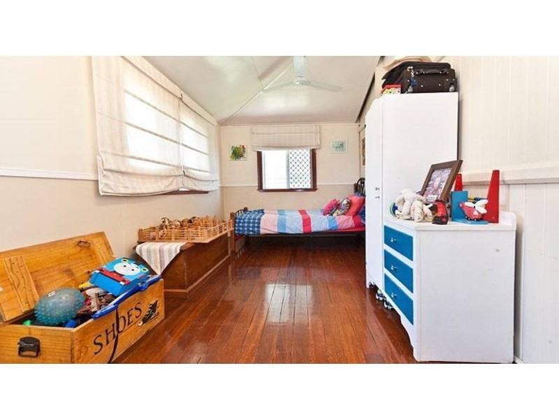 72 Haynes Street, Park Avenue QLD 4701