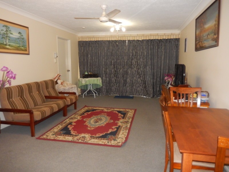 2/235 Dean Street, Berserker QLD 4701