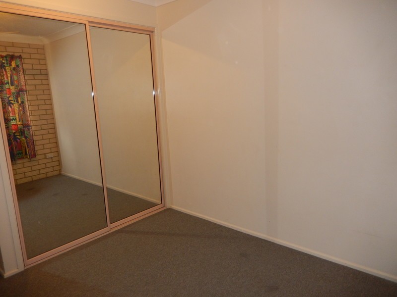 2/235 Dean Street, Berserker QLD 4701