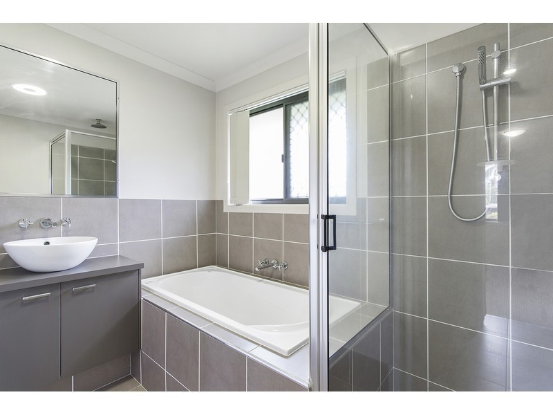 11/249 Mason Street, Koongal QLD 4701