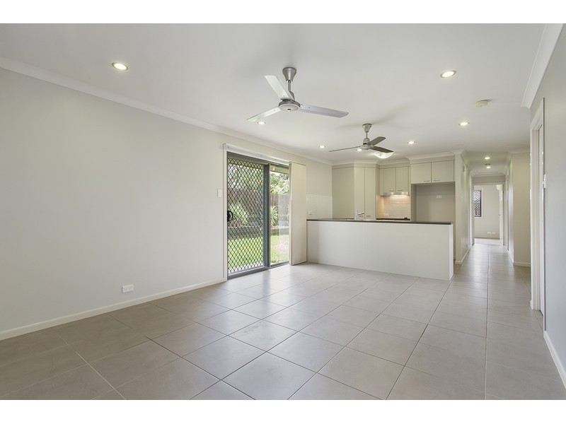 11/249 Mason Street, Koongal QLD 4701