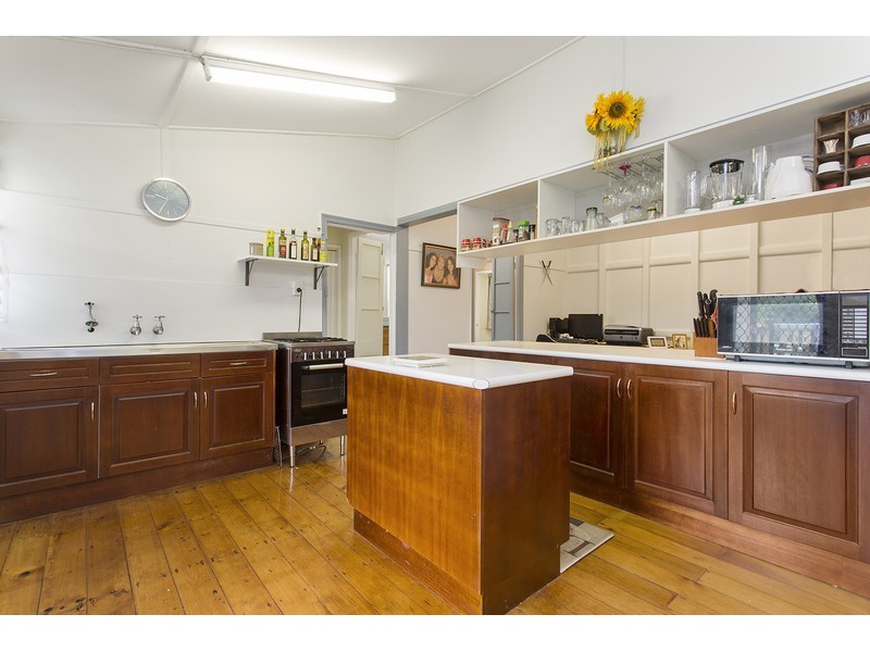 13 Slaughterhouse Road, Westwood QLD 4702