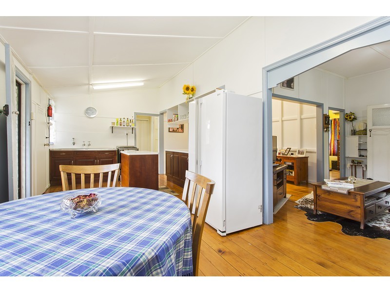 13 Slaughterhouse Road, Westwood QLD 4702