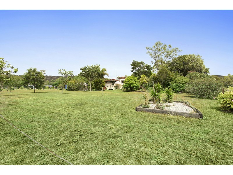 13 Slaughterhouse Road, Westwood QLD 4702