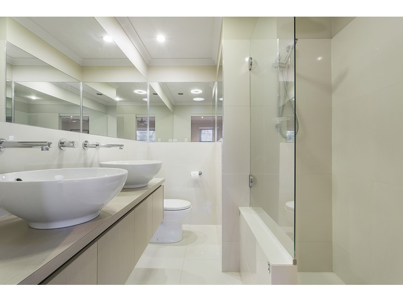 2/59 Edward Street, Berserker QLD 4701