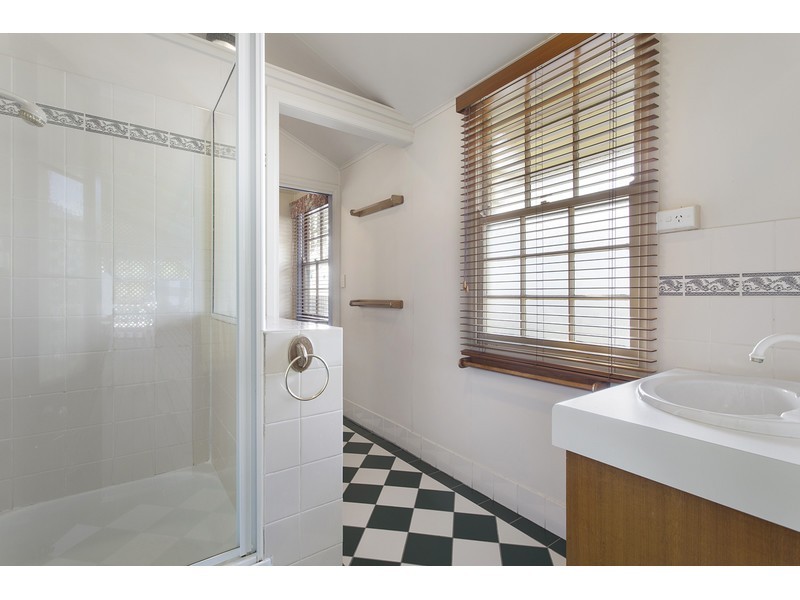 296 Agnes Street, The Range QLD 4700