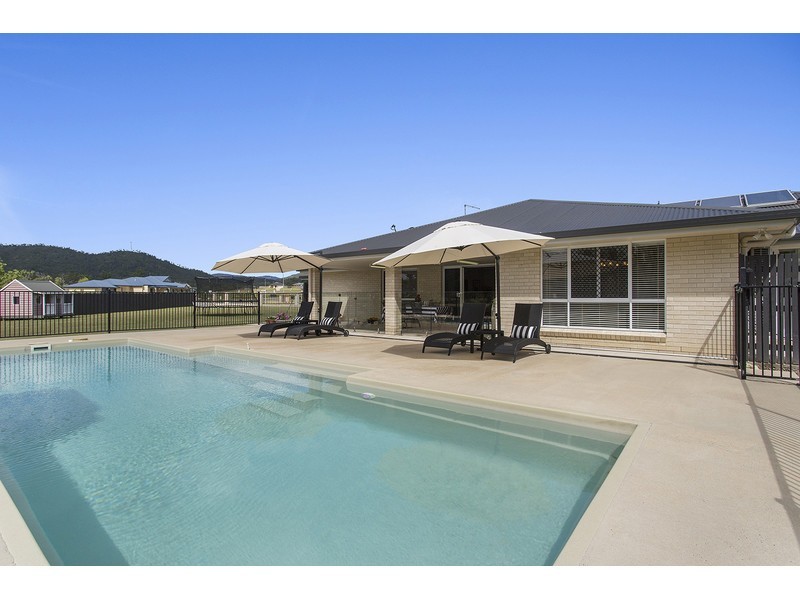 1 Stirling Drive, Rockyview QLD 4701